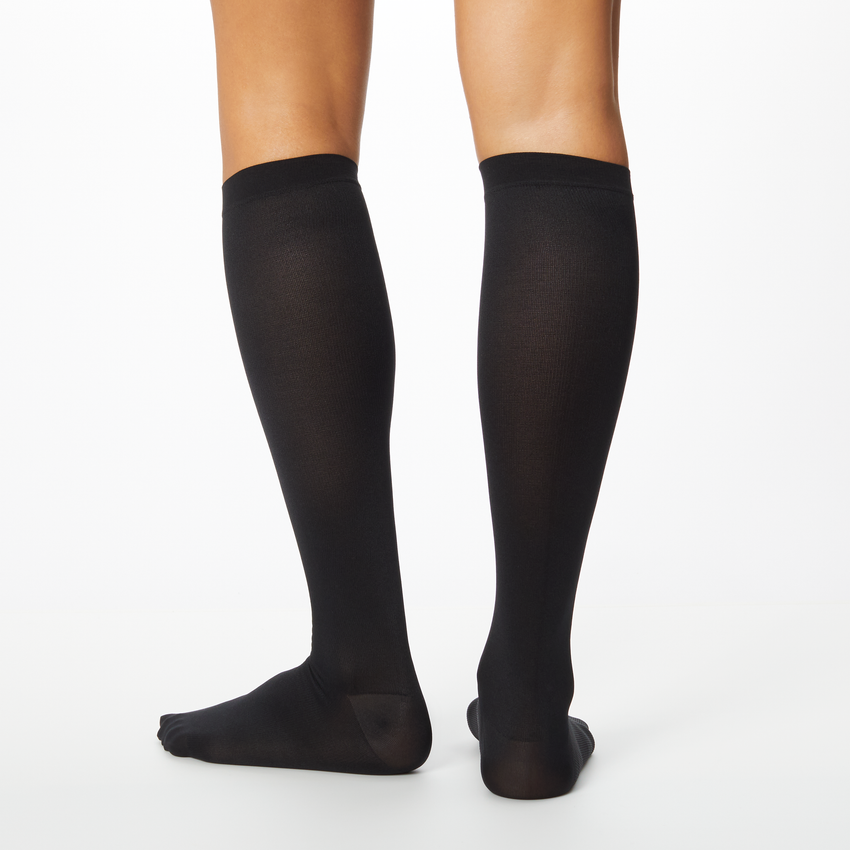 Knee-high with graduated compression